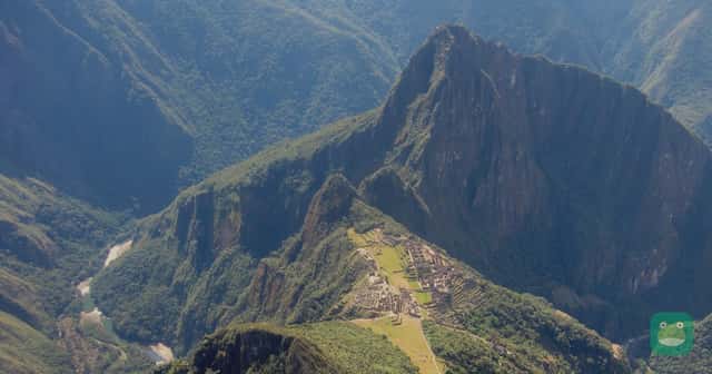 Machu Picchu viewed from Machu Picchu Mountain. Photo: EnriqueGuia, CC BY-SA 4.0; cropped and badged.