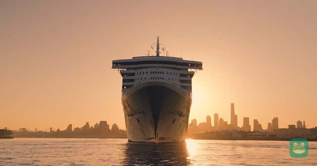 Queen Mary 2 in New York at sunrise