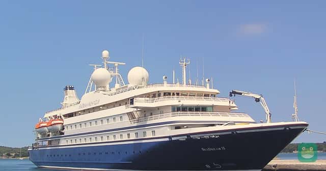 SeaDream II in Pula, Croatia, 2005