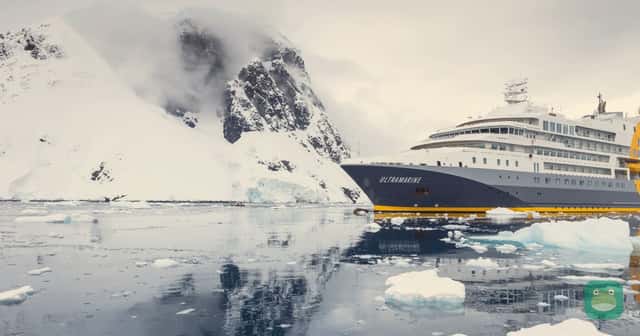 Ultramarine in polar waters, official Quark Expeditions photograph