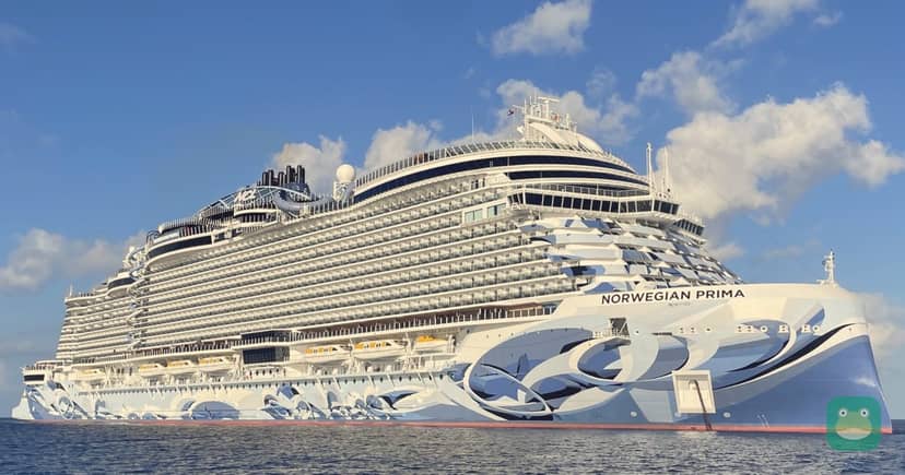 Norwegian Prima off George Town, Grand Cayman, January 2023