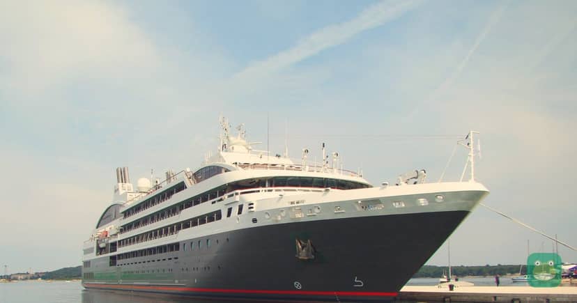 L'Austral in the port of Pula, Croatia, 2011