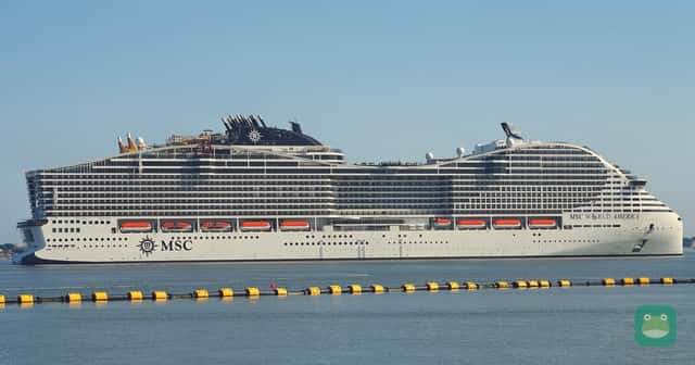 MSC World Asia shows: a Queen tribute with a 36-piece orchestra, a flamenco tragedy and 33 musicians a day